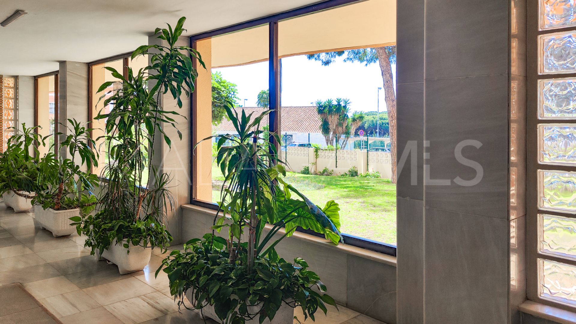 Studio for sale in Calahonda Playa