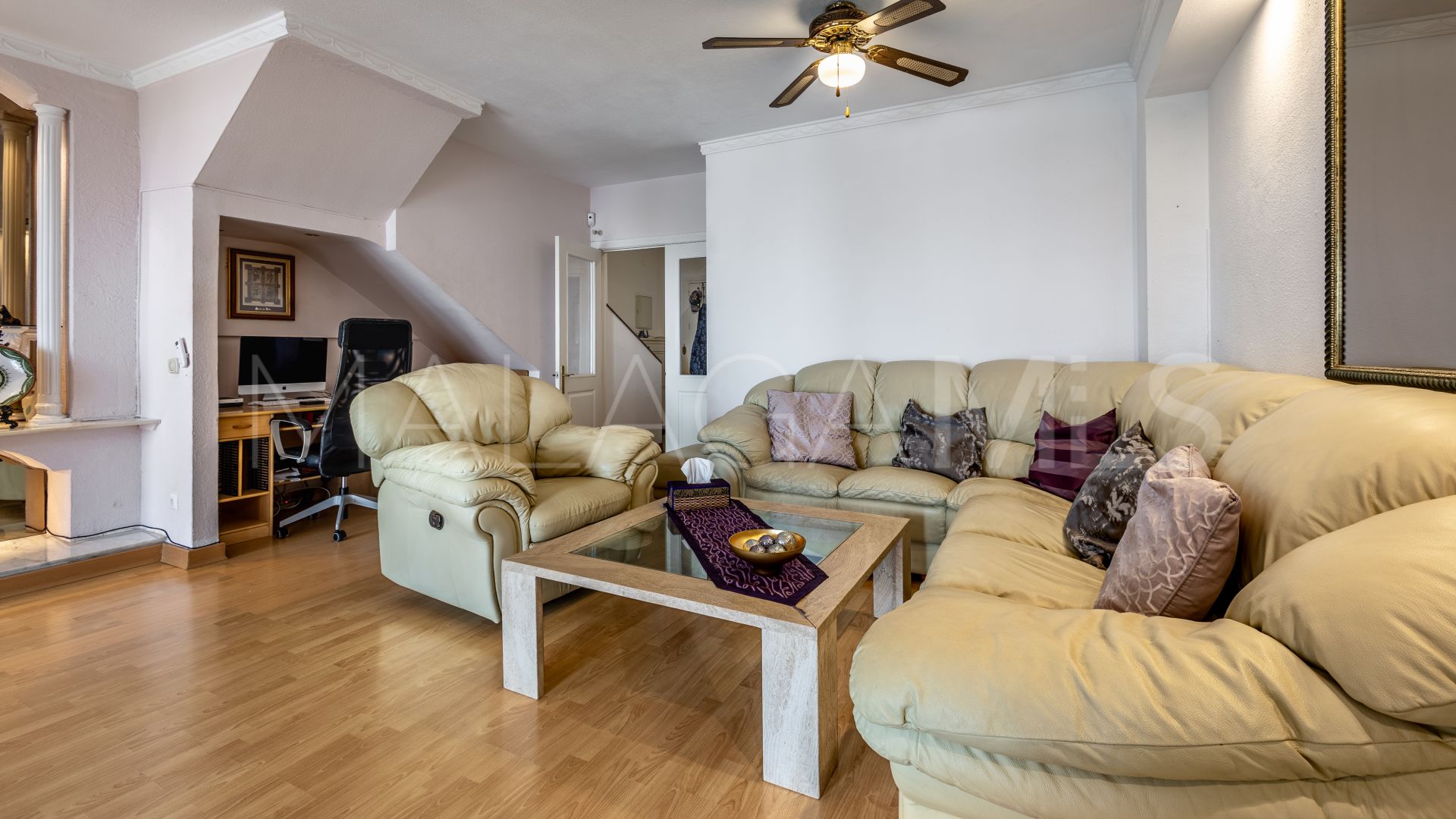 For sale Las Chapas town house with 3 bedrooms