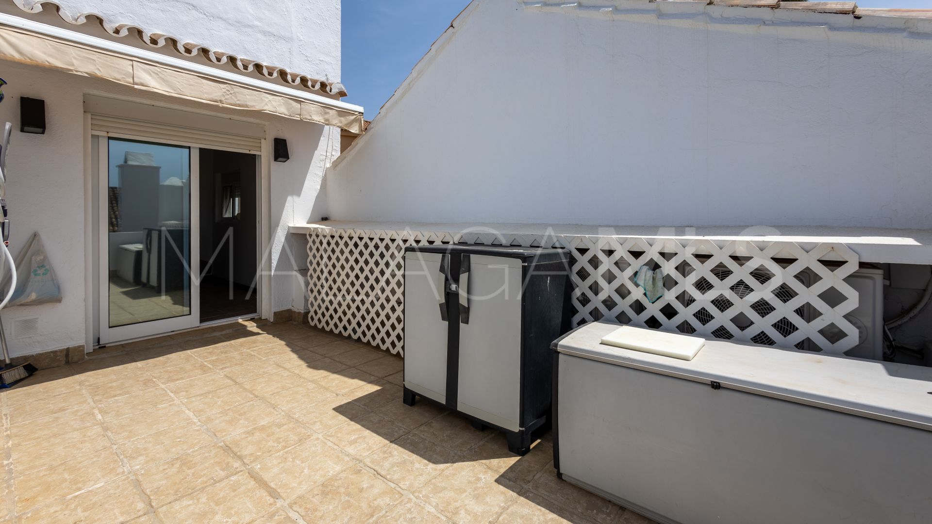 For sale Las Chapas town house with 3 bedrooms