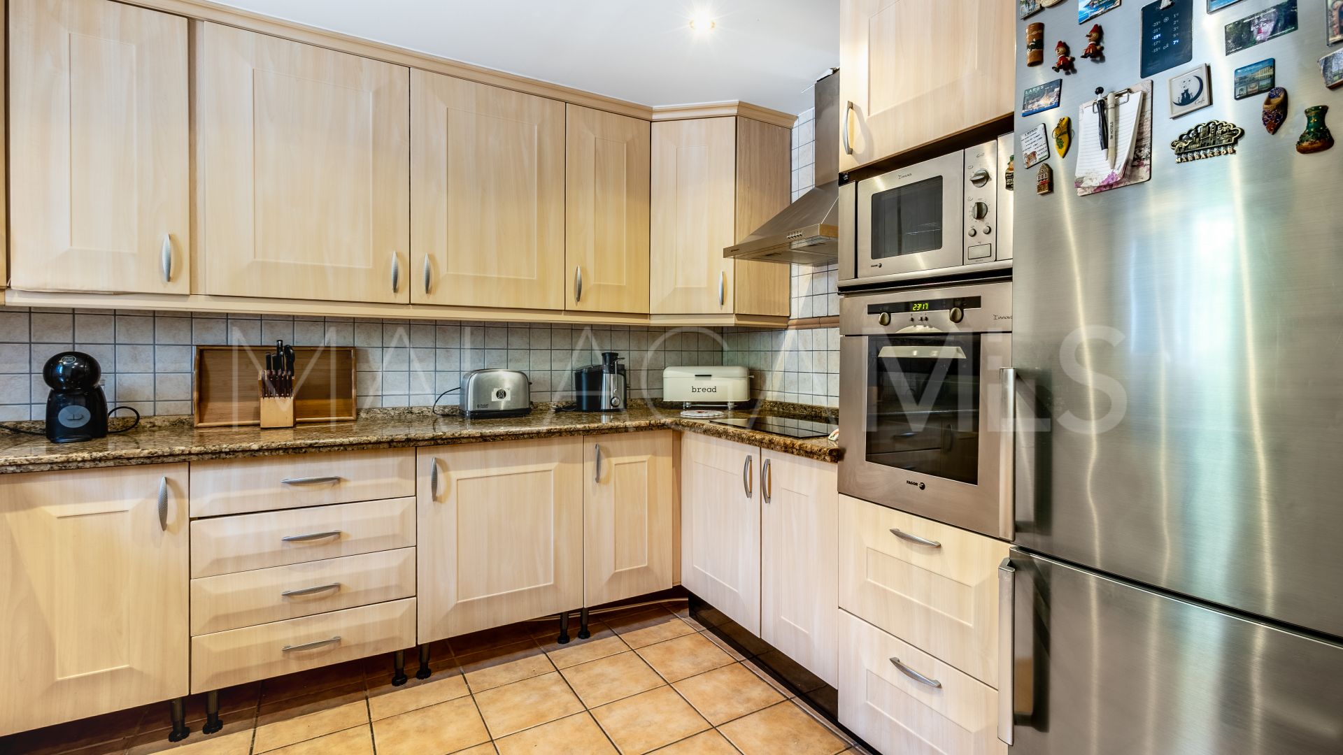 For sale Las Chapas town house with 3 bedrooms
