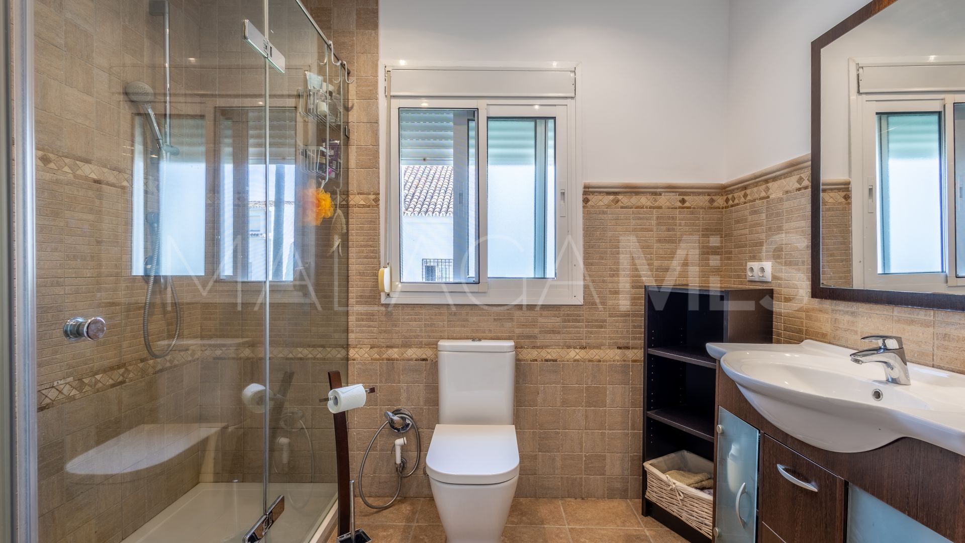 For sale Las Chapas town house with 3 bedrooms