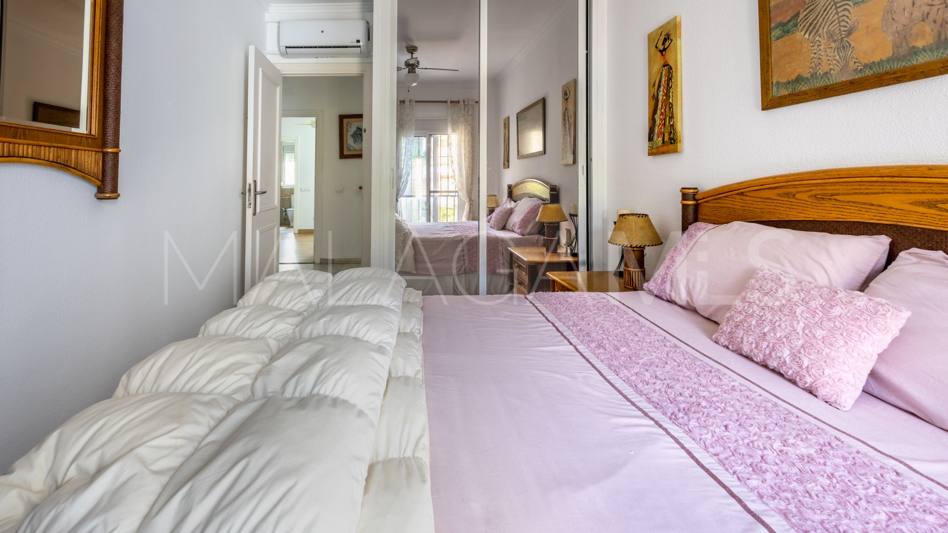 For sale Las Chapas town house with 3 bedrooms