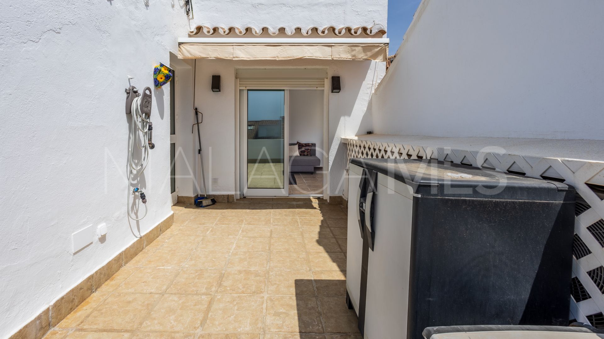 For sale Las Chapas town house with 3 bedrooms
