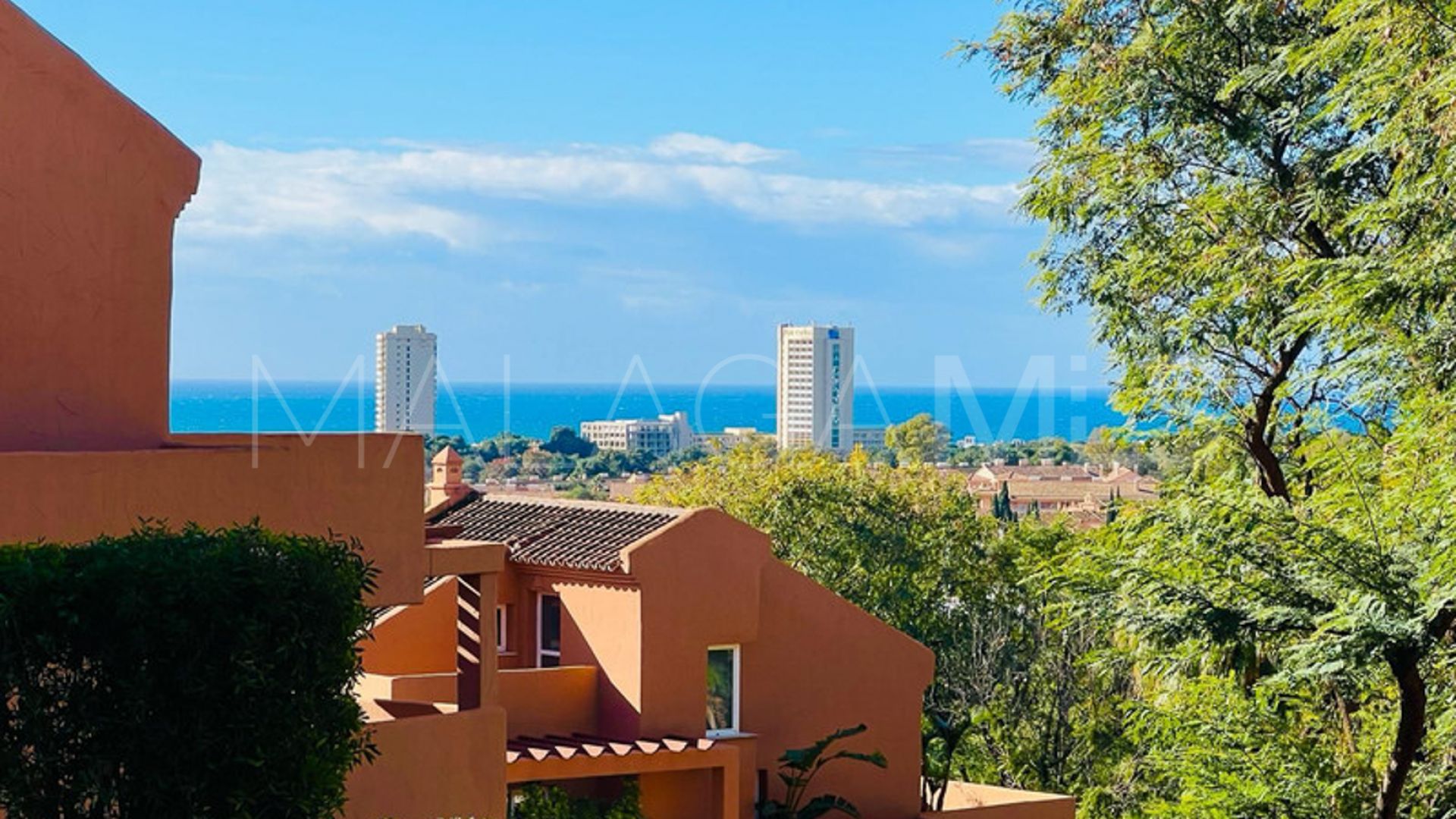 For sale Elviria ground floor apartment with 3 bedrooms