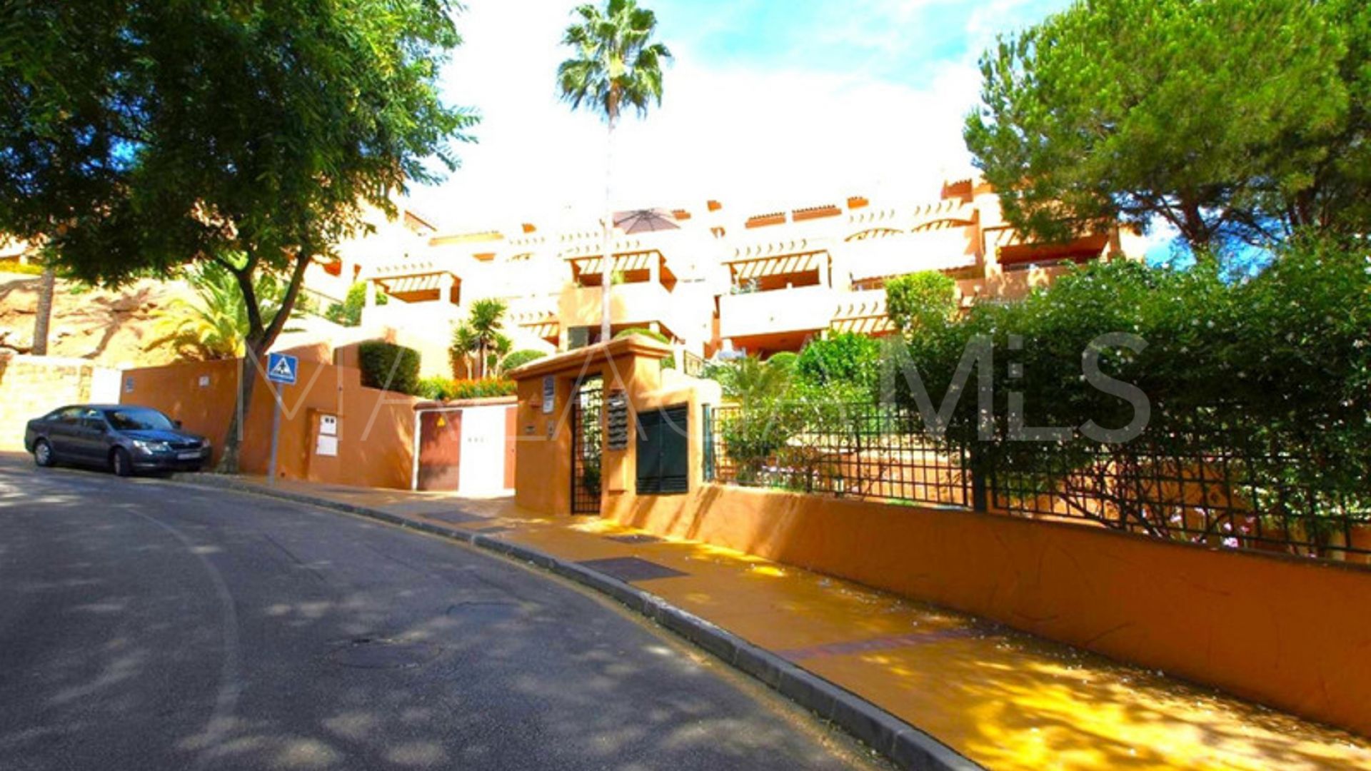 For sale Elviria ground floor apartment with 3 bedrooms