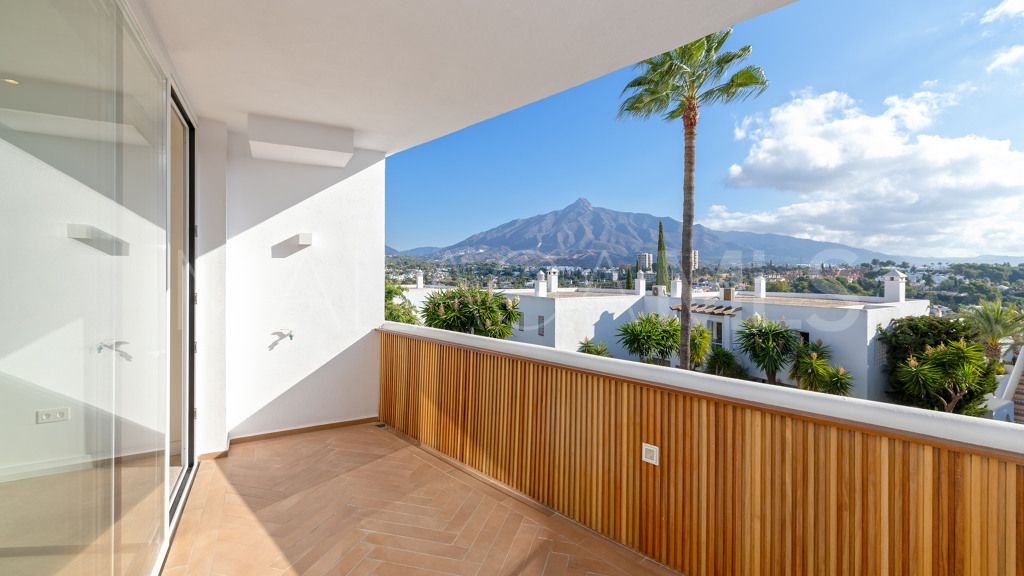 Lägenhet for sale in Nueva Andalucia