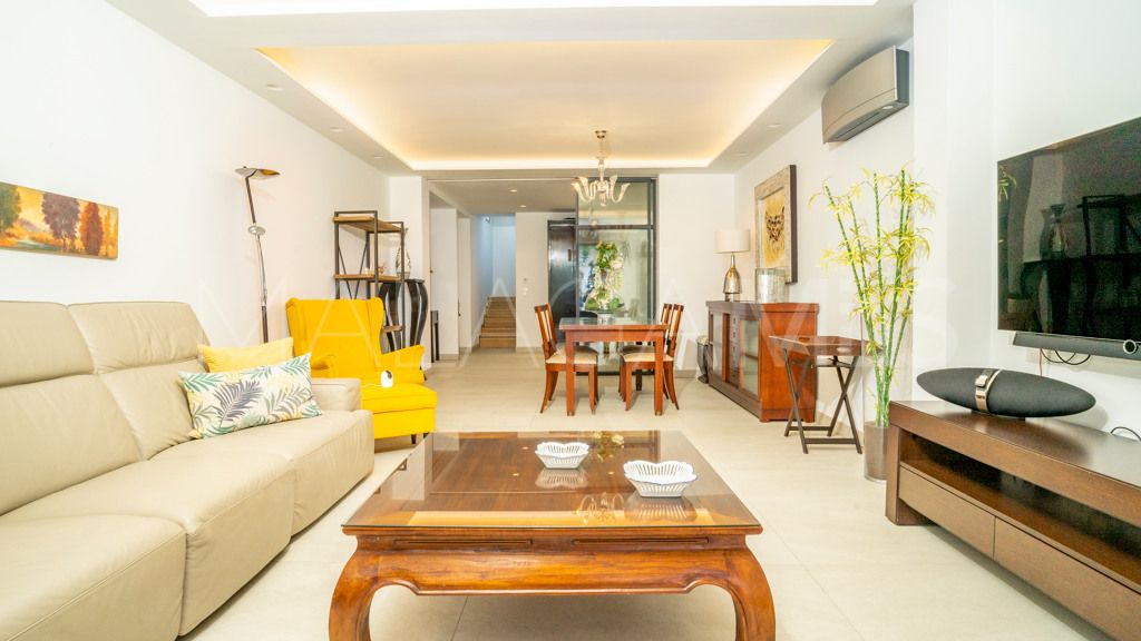 Chalet for sale in Nueva Andalucia