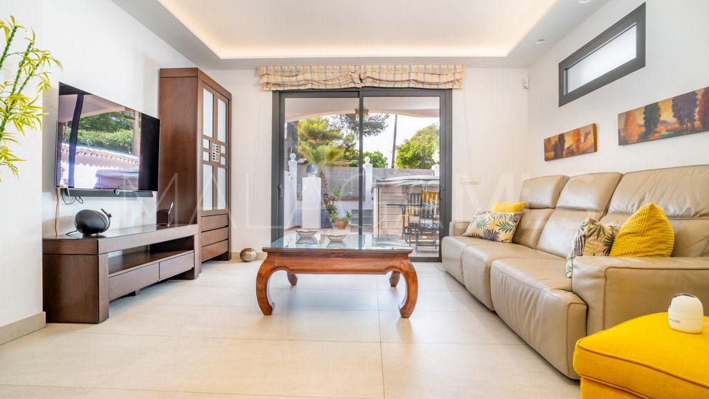 Chalet for sale in Nueva Andalucia