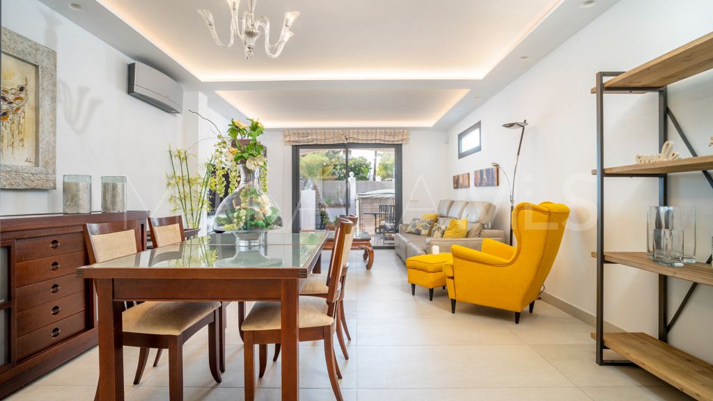 Chalet for sale in Nueva Andalucia