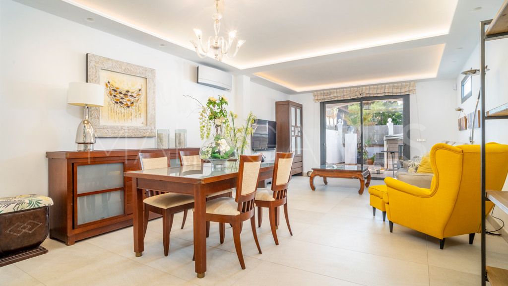Chalet for sale in Nueva Andalucia