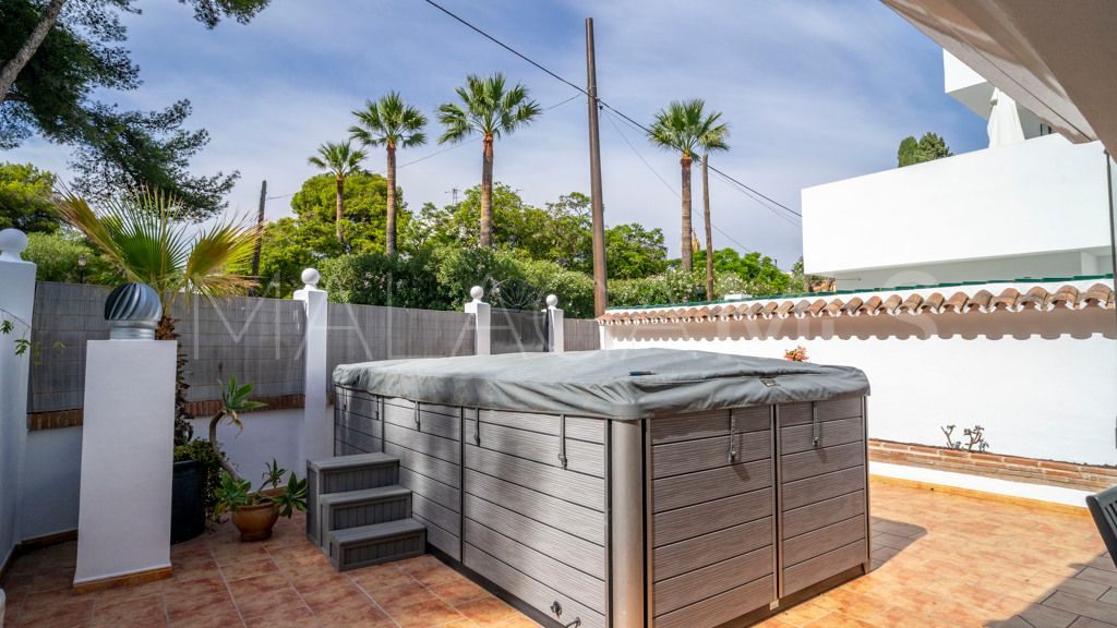 Chalet for sale in Nueva Andalucia