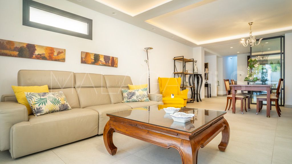 Chalet for sale in Nueva Andalucia