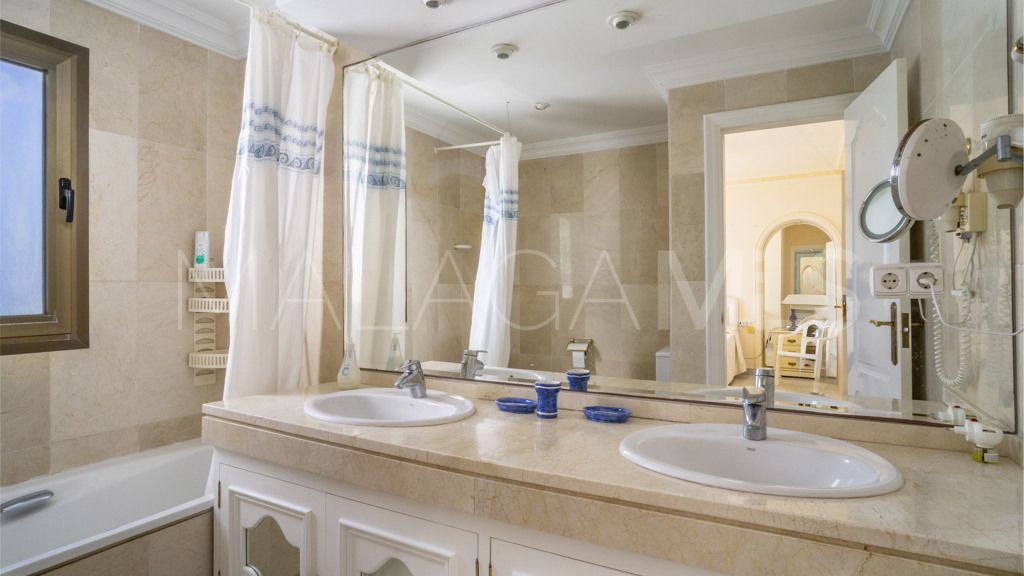 Chalet for sale in Golden Mile