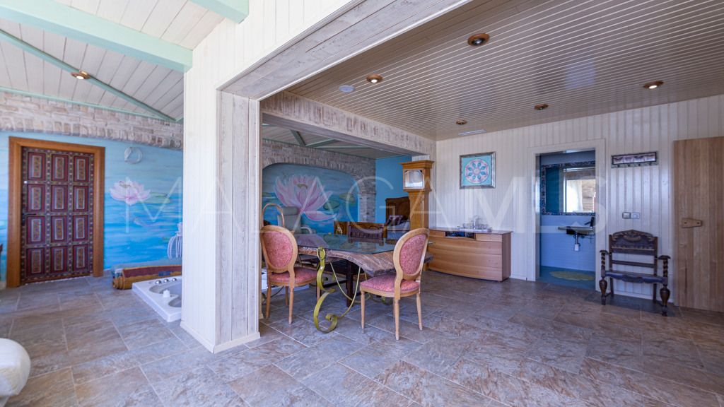 Chalet for sale in La Quinta with 5 bedrooms