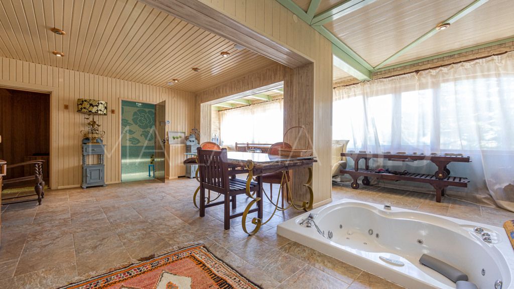 Chalet for sale in La Quinta with 5 bedrooms