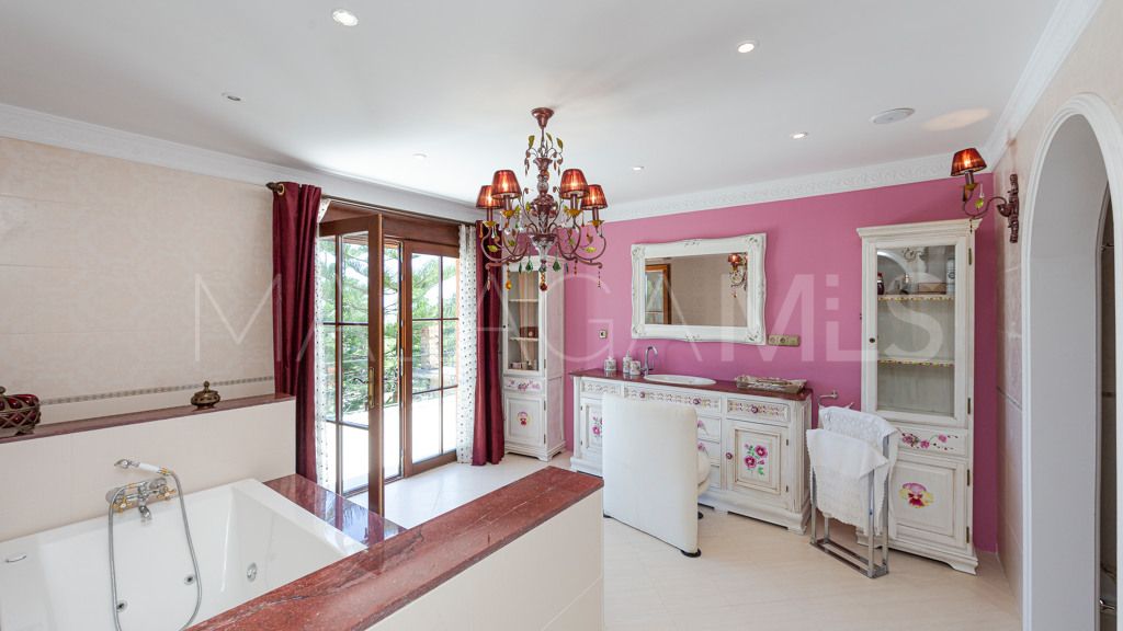 Chalet for sale in La Quinta with 5 bedrooms