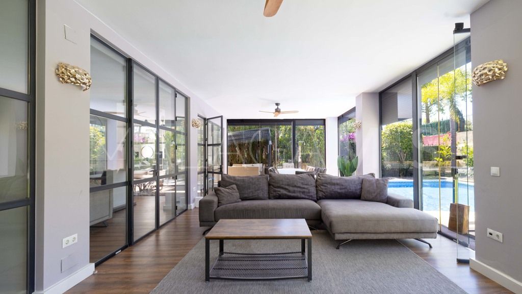 Chalet for sale in Guadalmina Alta