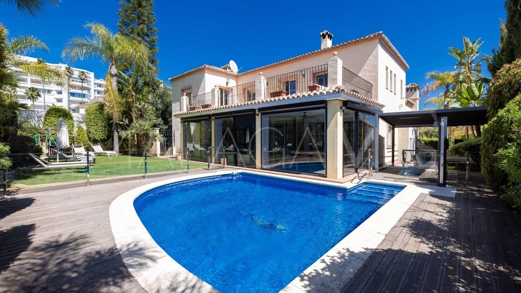 Chalet for sale in Guadalmina Alta