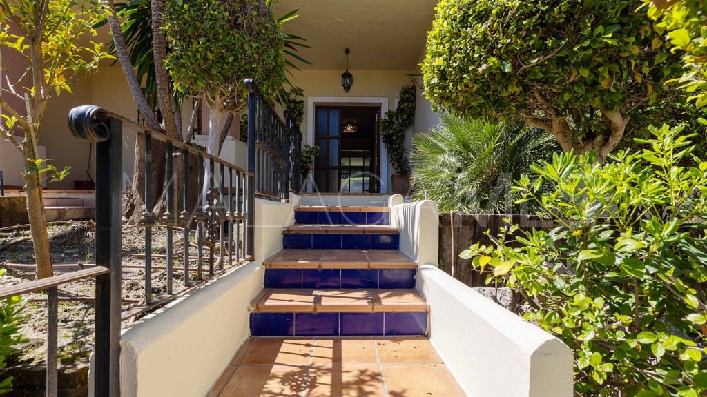 Chalet for sale in Guadalmina Alta