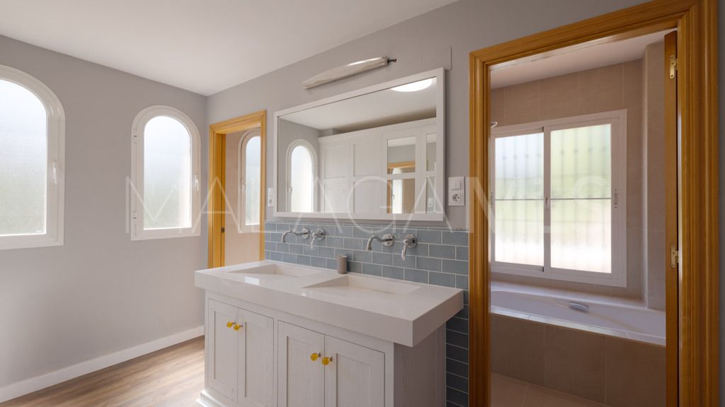 Chalet for sale in Guadalmina Alta