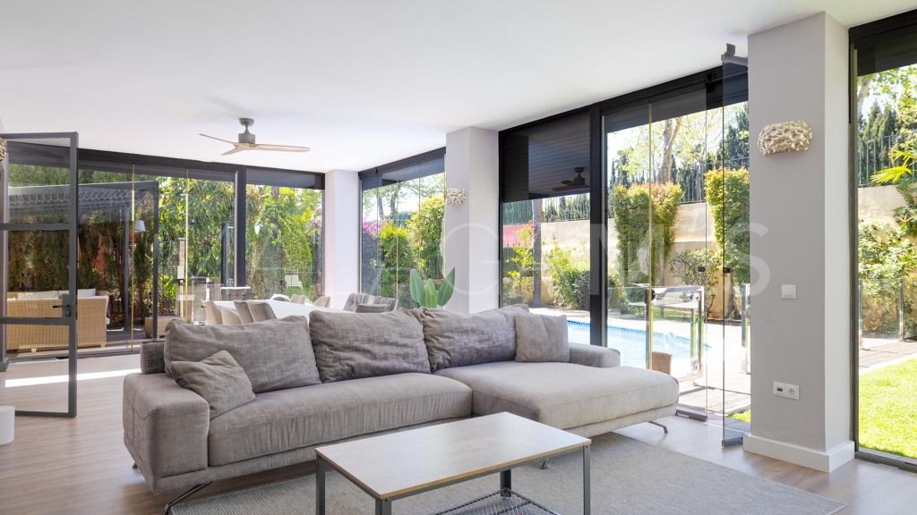 Chalet for sale in Guadalmina Alta