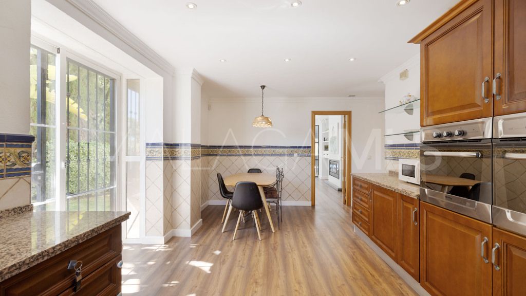 Chalet for sale in Guadalmina Alta