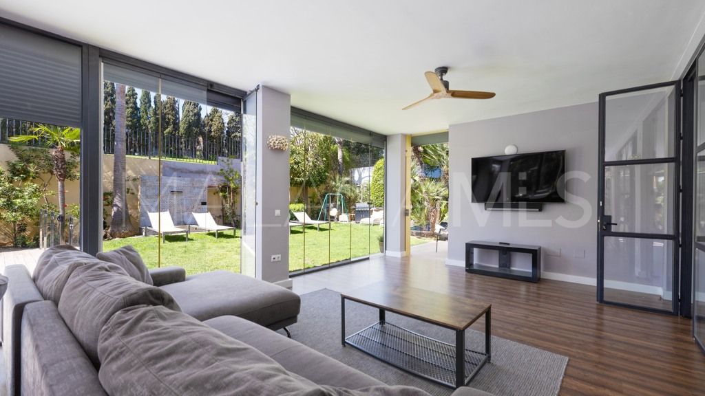 Chalet for sale in Guadalmina Alta