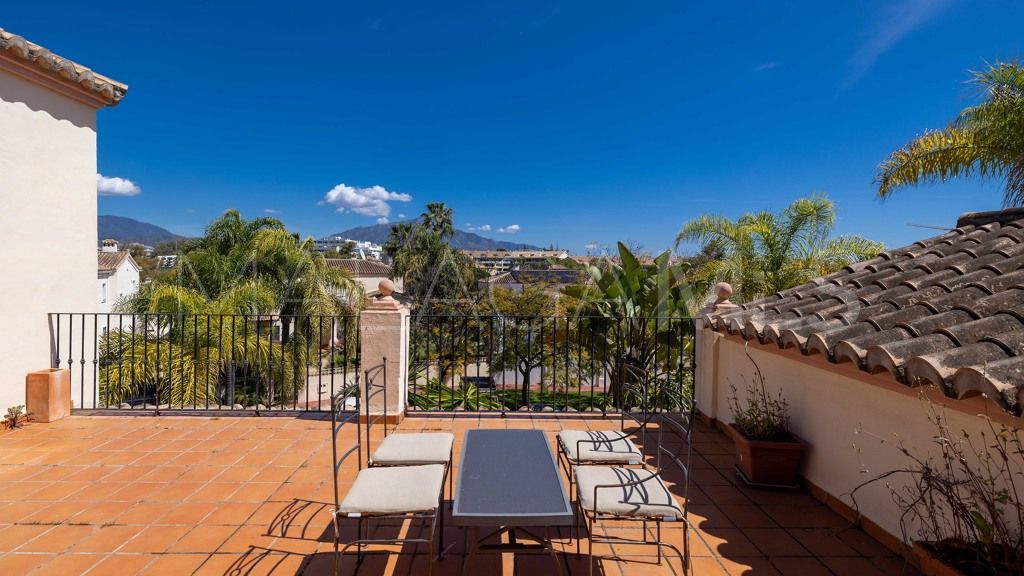 Chalet for sale in Guadalmina Alta