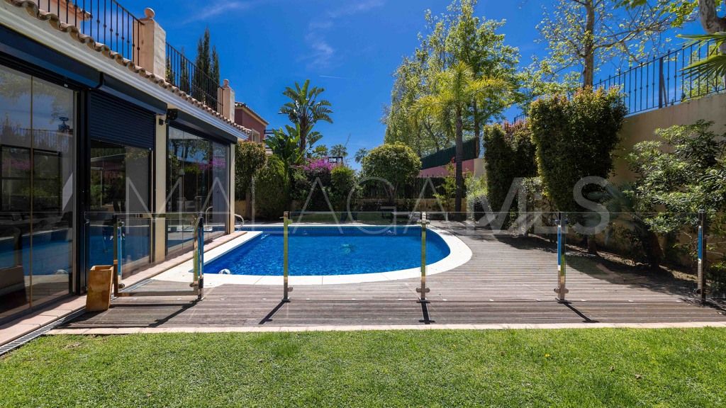 Chalet for sale in Guadalmina Alta