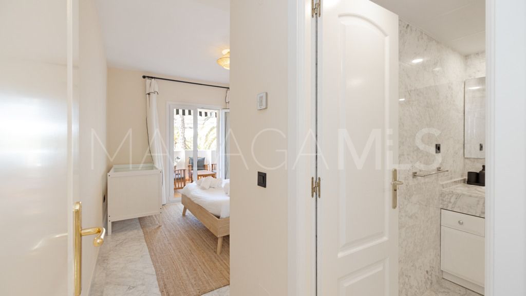 Se vende apartamento in Marbella - Puerto Banus with 4 bedrooms