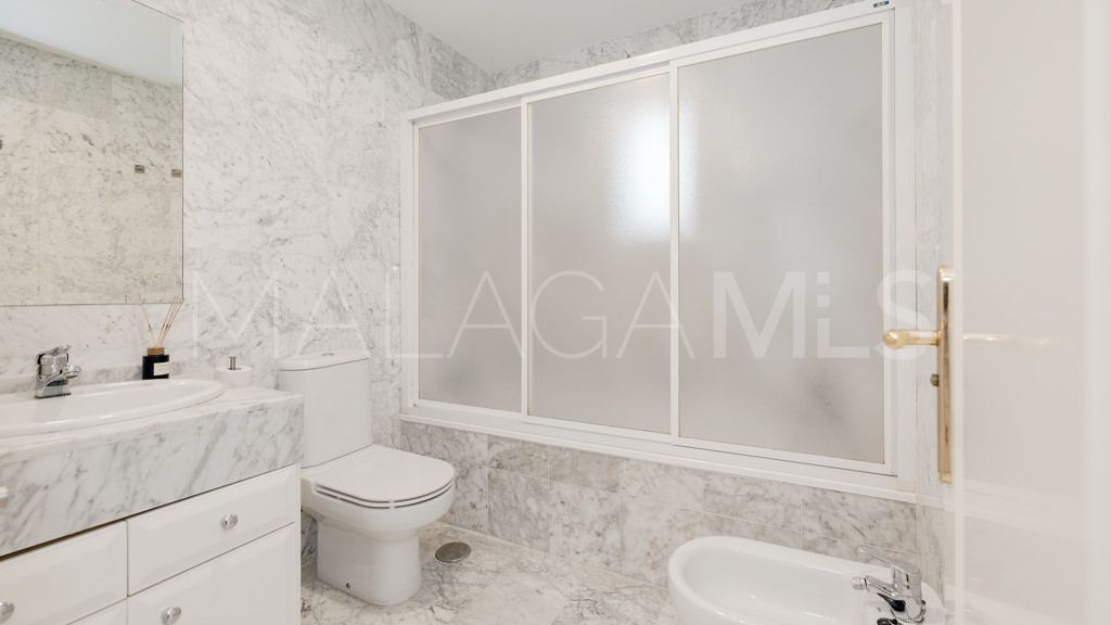 Se vende apartamento in Marbella - Puerto Banus with 4 bedrooms