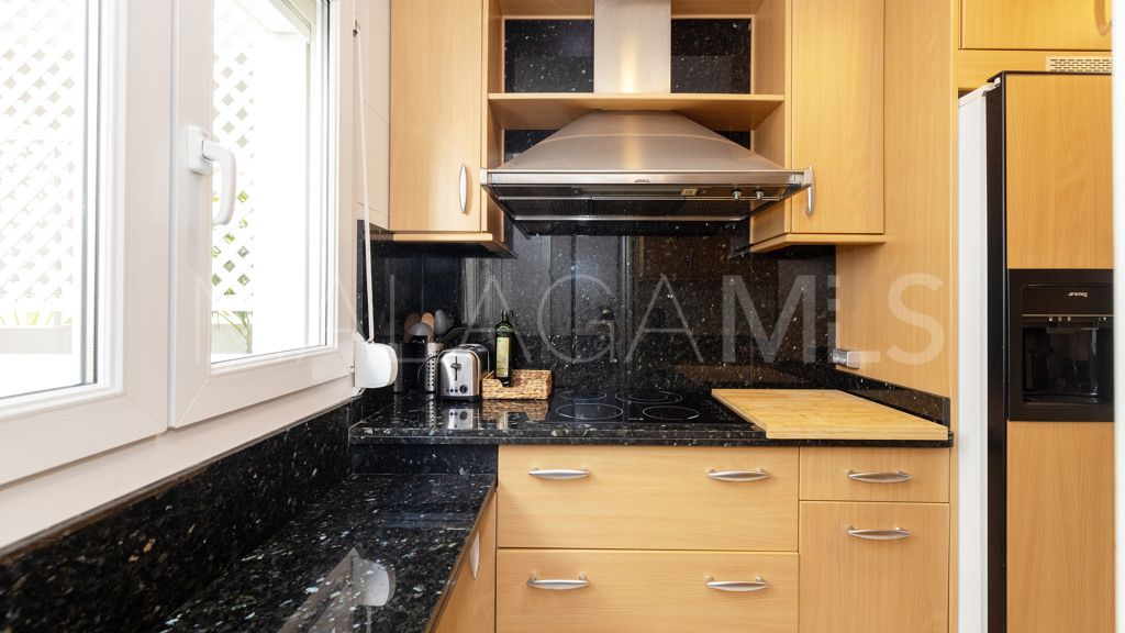 Se vende apartamento in Marbella - Puerto Banus with 4 bedrooms