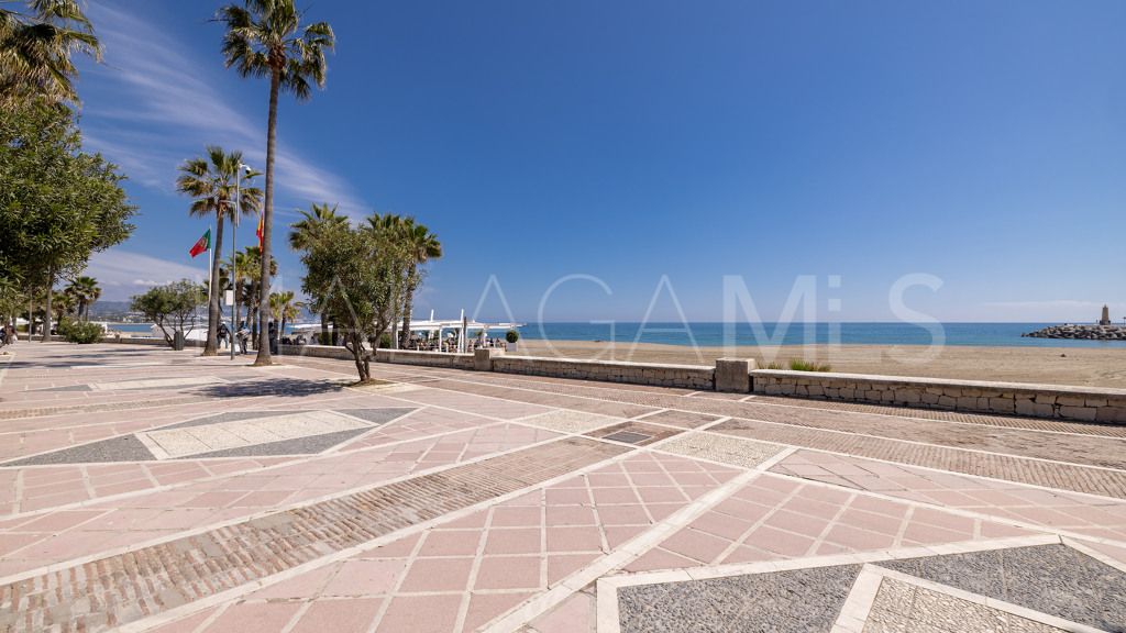Se vende apartamento in Marbella - Puerto Banus with 4 bedrooms