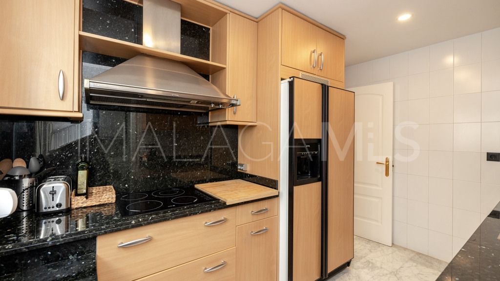 Se vende apartamento in Marbella - Puerto Banus with 4 bedrooms