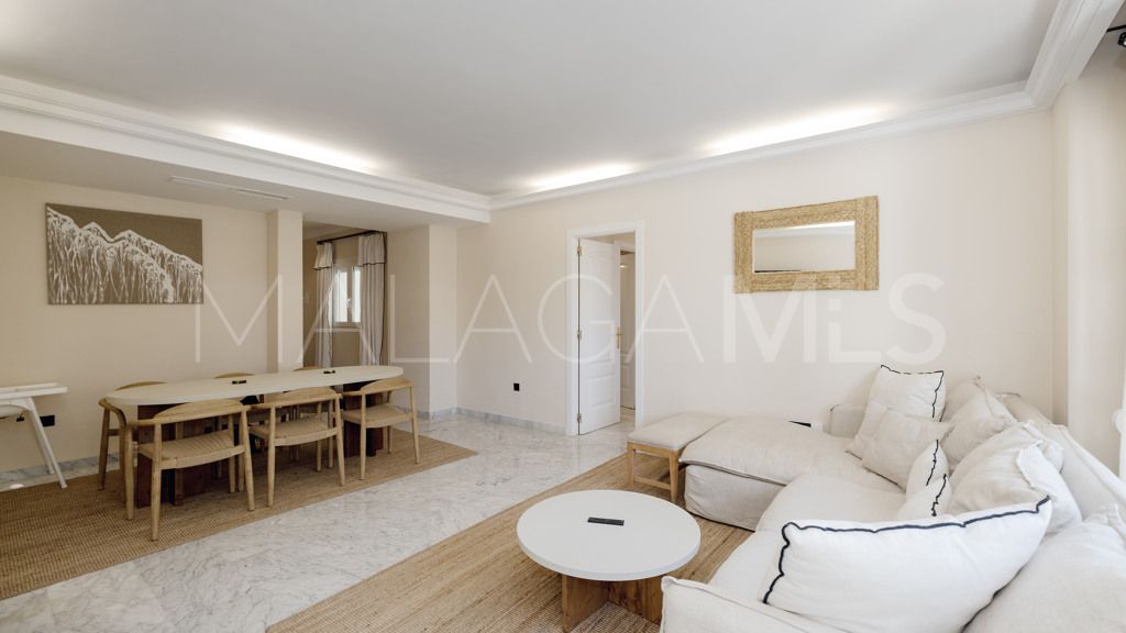 Se vende apartamento in Marbella - Puerto Banus with 4 bedrooms