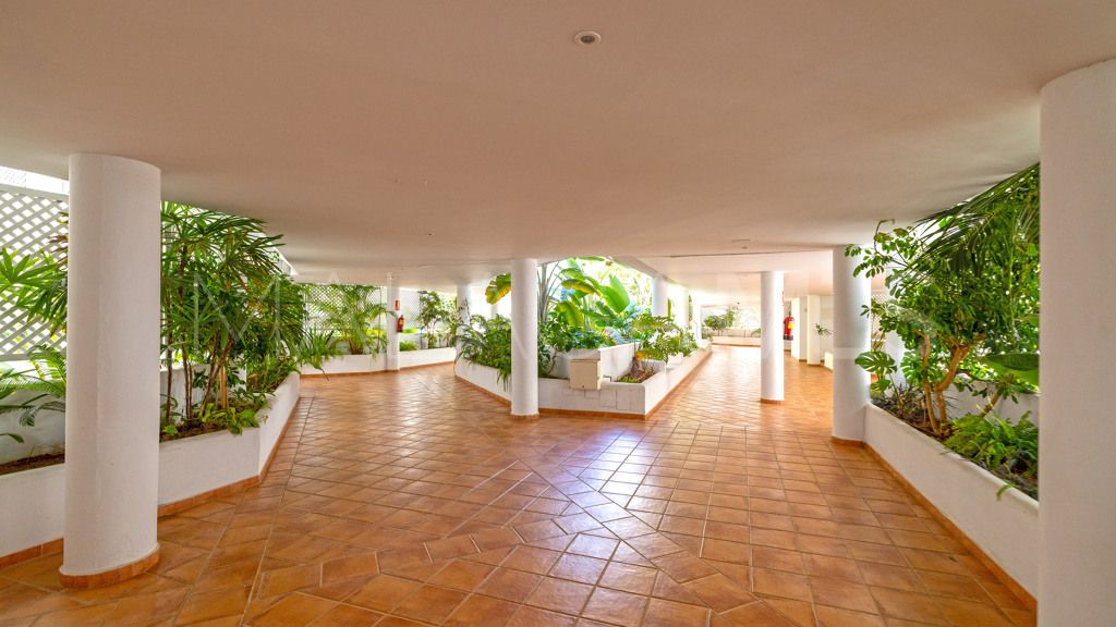 Se vende apartamento in Marbella - Puerto Banus with 4 bedrooms