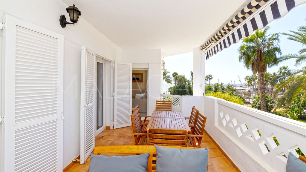 Se vende apartamento in Marbella - Puerto Banus with 4 bedrooms
