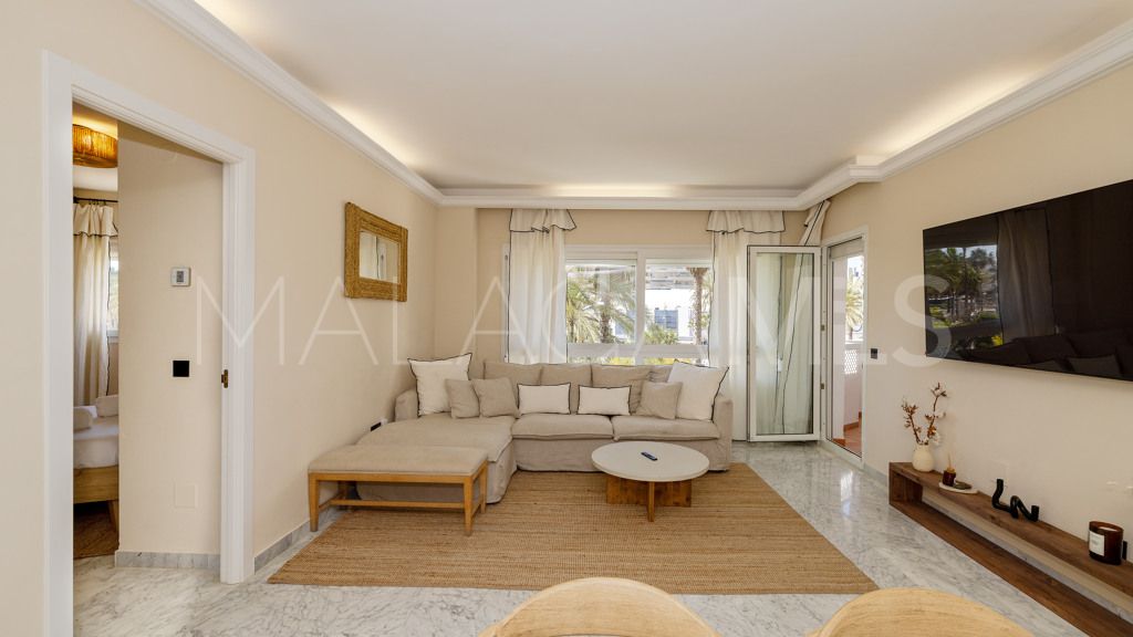 Se vende apartamento in Marbella - Puerto Banus with 4 bedrooms