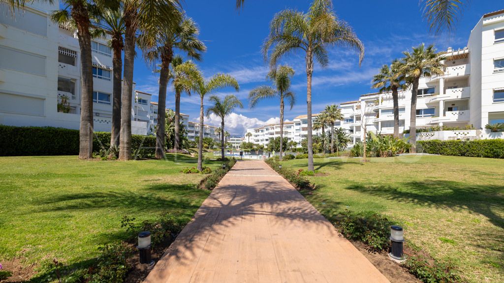 Se vende apartamento in Marbella - Puerto Banus with 4 bedrooms