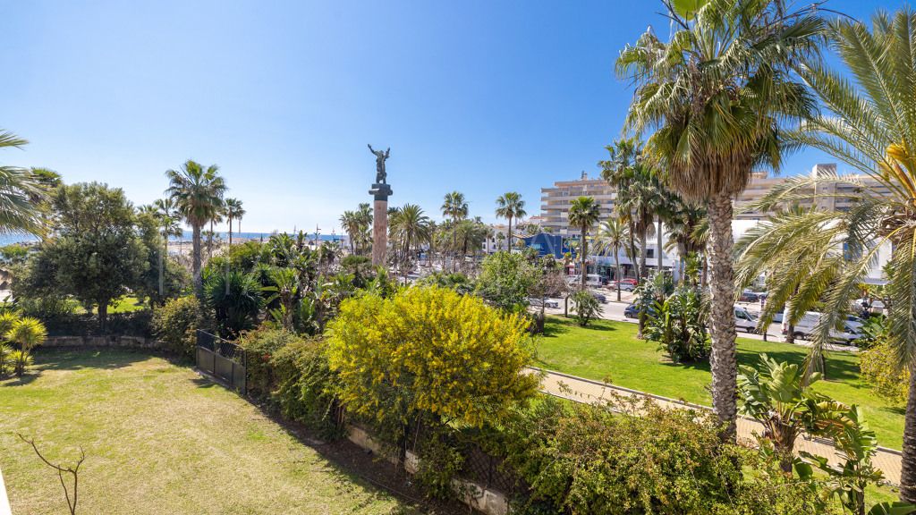 Se vende apartamento in Marbella - Puerto Banus with 4 bedrooms