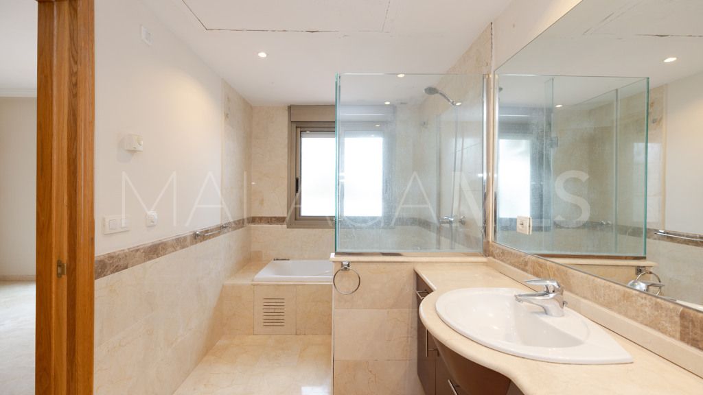 Chalet for sale in Golden Mile