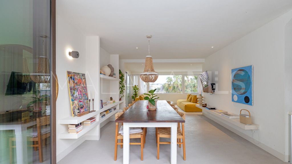 Buy chalet in Guadalmina Alta with 4 bedrooms