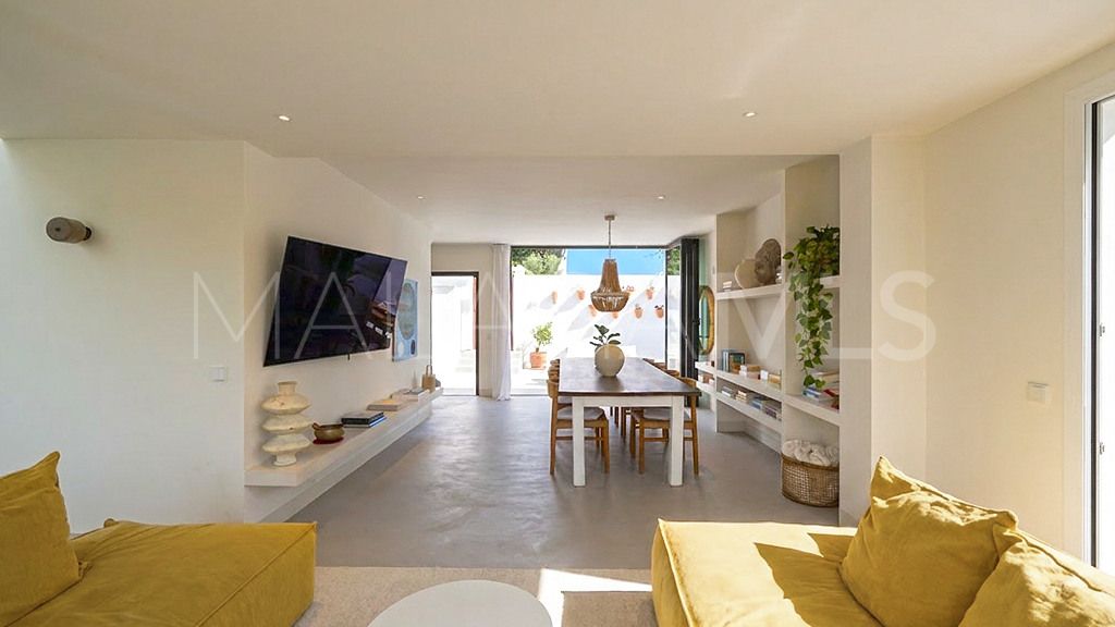 Buy chalet in Guadalmina Alta with 4 bedrooms