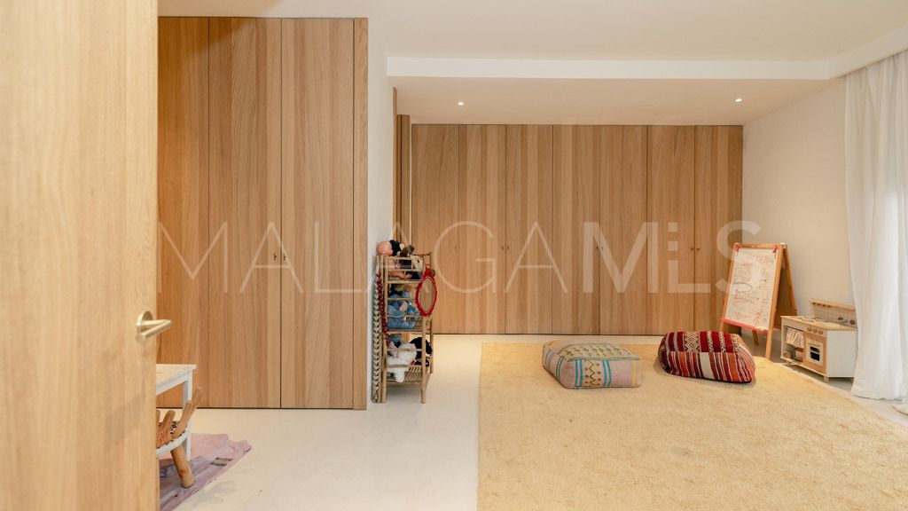 Buy chalet in Guadalmina Alta with 4 bedrooms