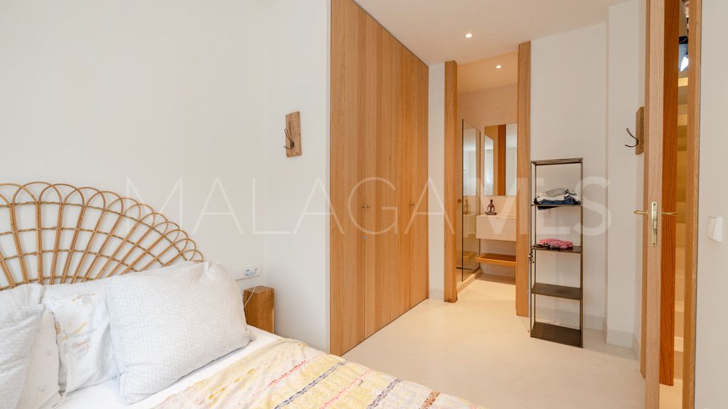 Buy chalet in Guadalmina Alta with 4 bedrooms