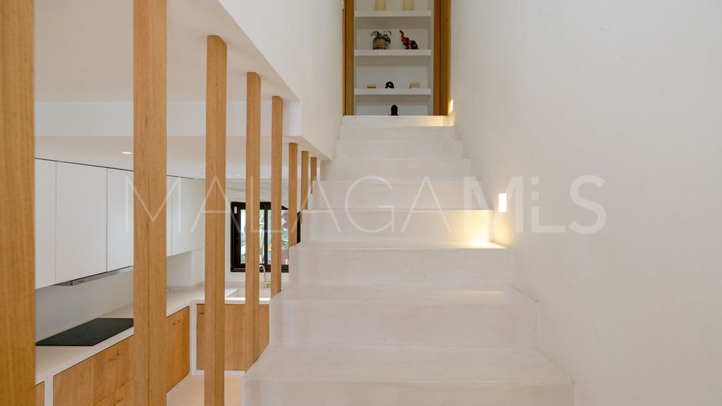 Buy chalet in Guadalmina Alta with 4 bedrooms