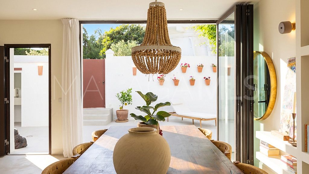 Buy chalet in Guadalmina Alta with 4 bedrooms