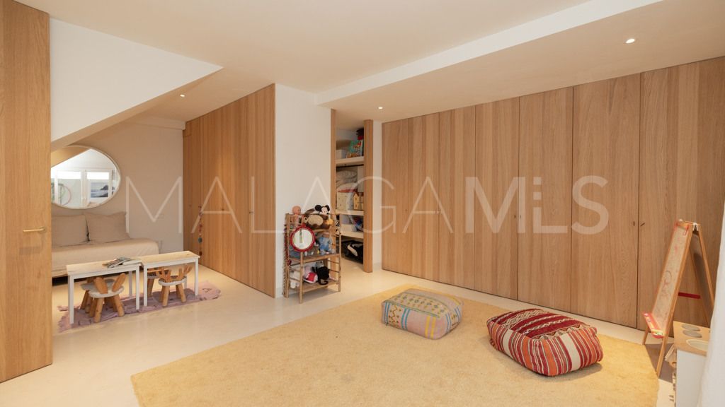 Buy chalet in Guadalmina Alta with 4 bedrooms