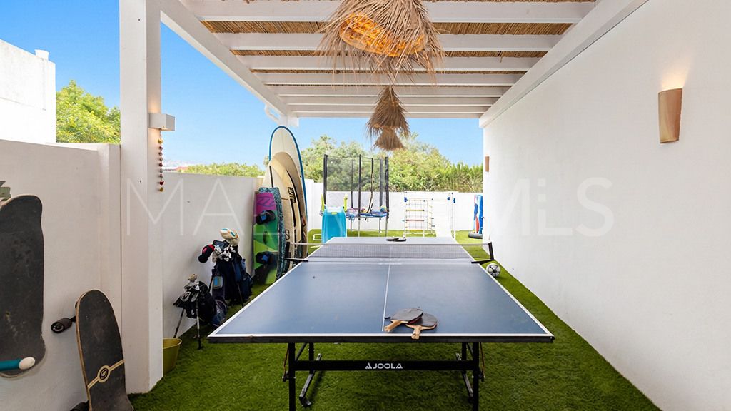 Buy chalet in Guadalmina Alta with 4 bedrooms