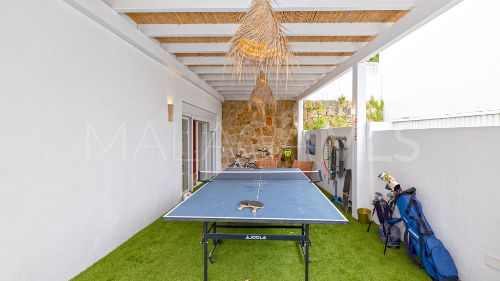 Buy chalet in Guadalmina Alta with 4 bedrooms
